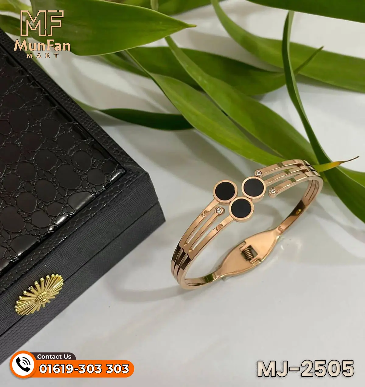 MJ-2505-b 2505 Three Black Stone Gold Plated PREMIUM Spring Bracelet - Image 1