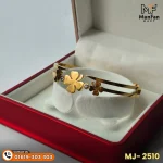 2510 Gold Plated 3 Flower LUXURY Spring Bracelet - Image 5